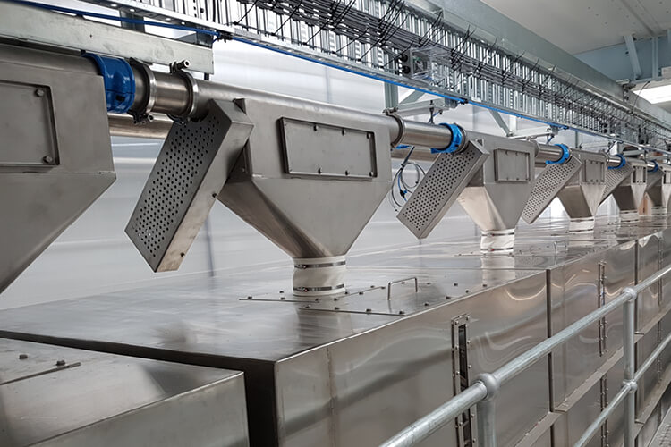 f&b distribution system with multiple discharge outlets